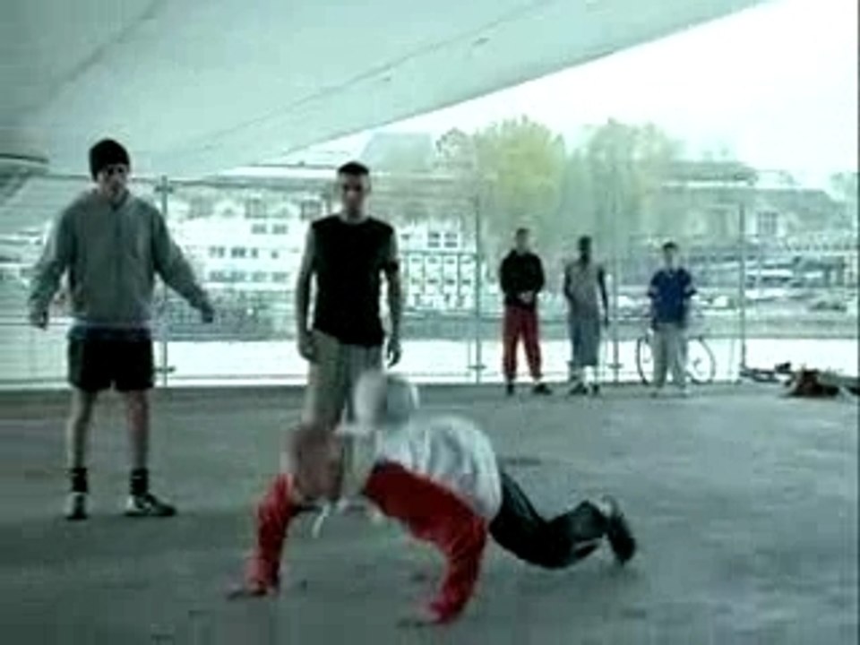 Nike-freestyle-ronaldinho-video-clip By Litaliano89