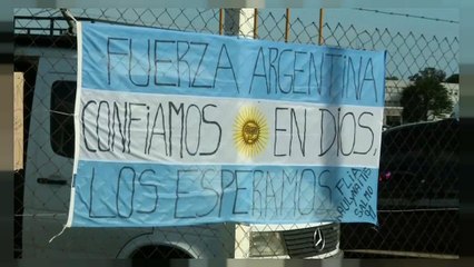 Mau tempo afeta buscas por submarino argentino