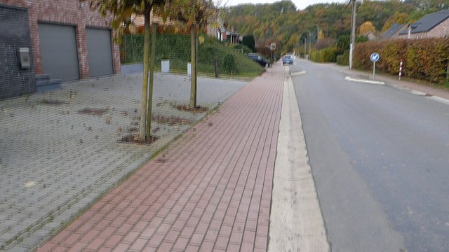 Les habitants de Chenestre (Dalhem) se sentent laissés pour compte. Les trottoirs n'ont été refaits... qu'en partie
