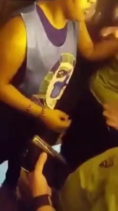 Prise en flag en train de voler des téléphones en plein concert... et pas qu'un!