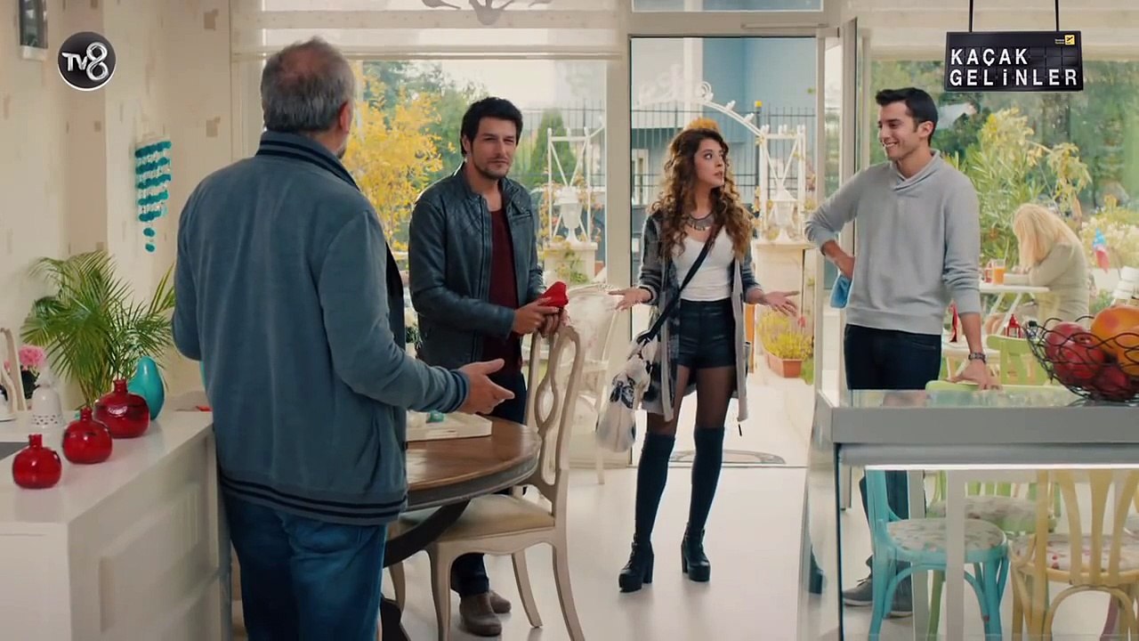Kaçak Gelinler 18.Bölüm - Şebnem Gürsoy Yeni İşine Kendini Aldı