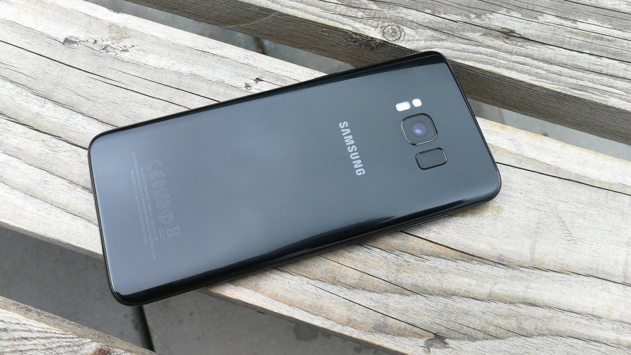 New Samsung S8 VS Train Test-2017