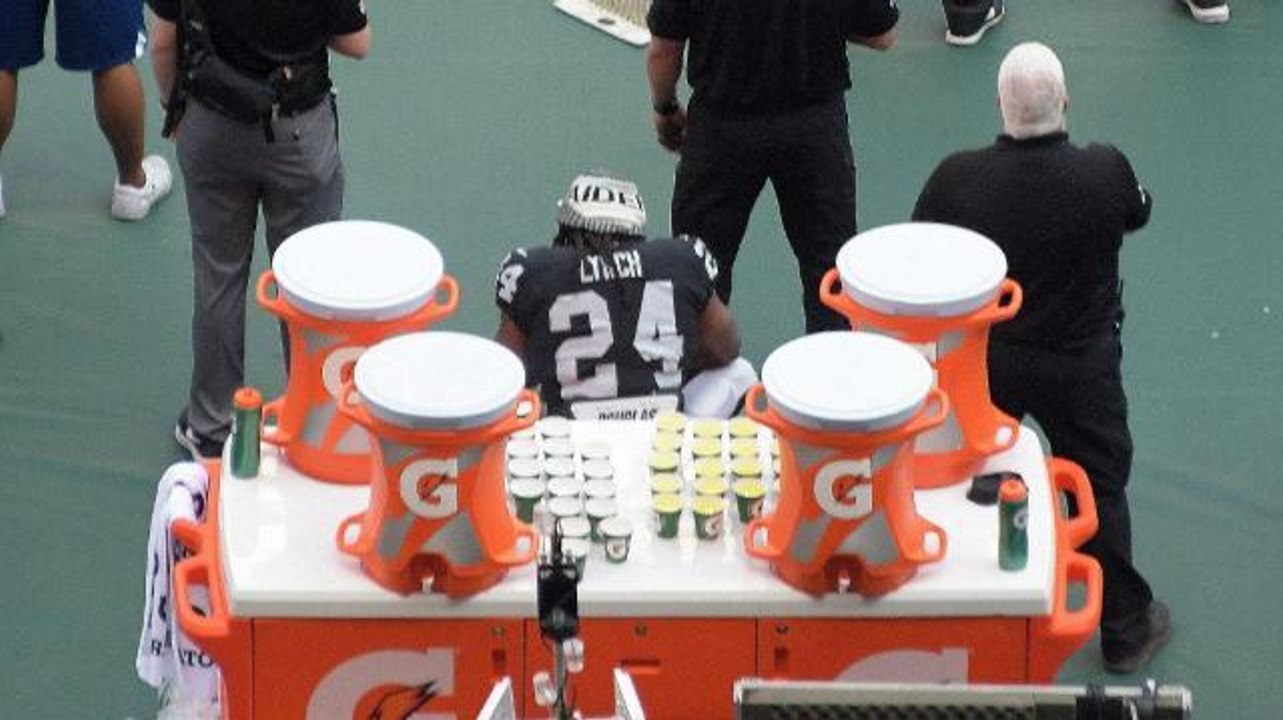 National anthem in the NFL: Marshawn Lynch vs....