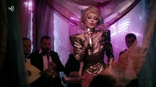 Kaçak Gelinler 26 Bölüm - Pavyon şarkıcısı Almila!