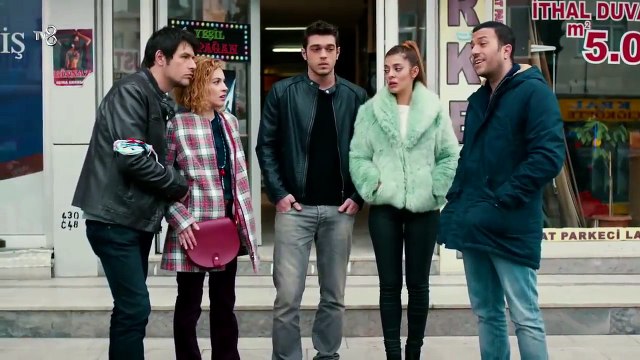 Kaçak Gelinler 26 Bölüm - Şebnem ile Selim’in pavyon inatlaşması!