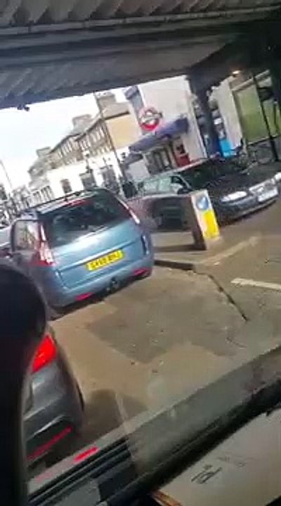 Uliczna jazda Busem do Anglii