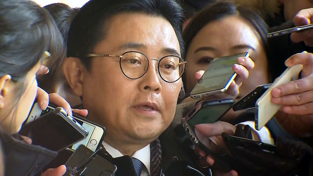 전병헌 前 수석 밤샘 조사 후 귀가..."참담한 심정" / YTN
