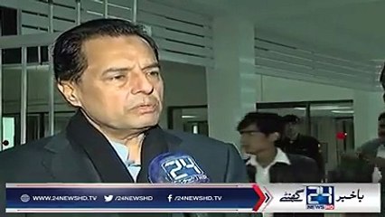 Captain R Safdar Dharnay Walon Kay Sath Ho Gye