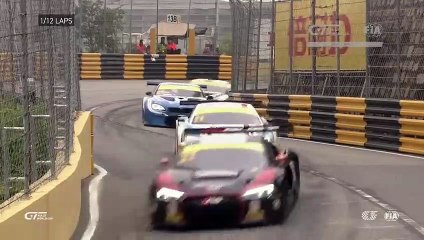 Accident de fou lors d'une course en chine