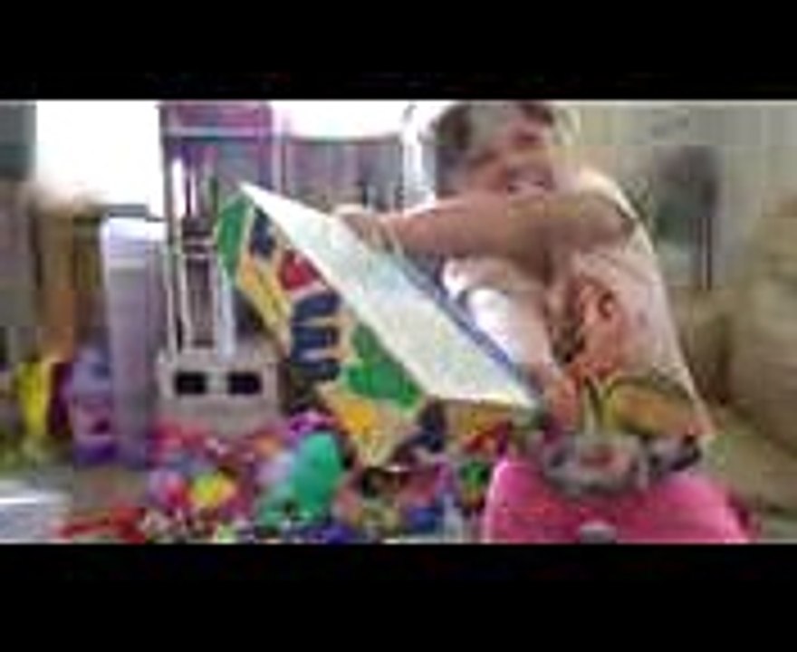 Sisters Messy Toy Room & Mommy's not Happy!