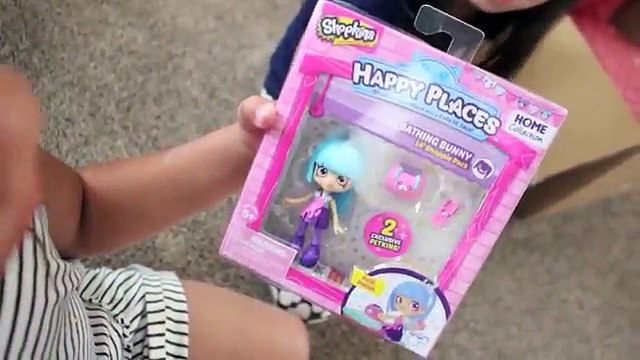 GIVEAWAY! GIANT SHOPKINS SURPRISE FULL OF SHOPKINS TOY SURPRISES Unboxing KIds Toys and Joys-AomsDuiFFqI