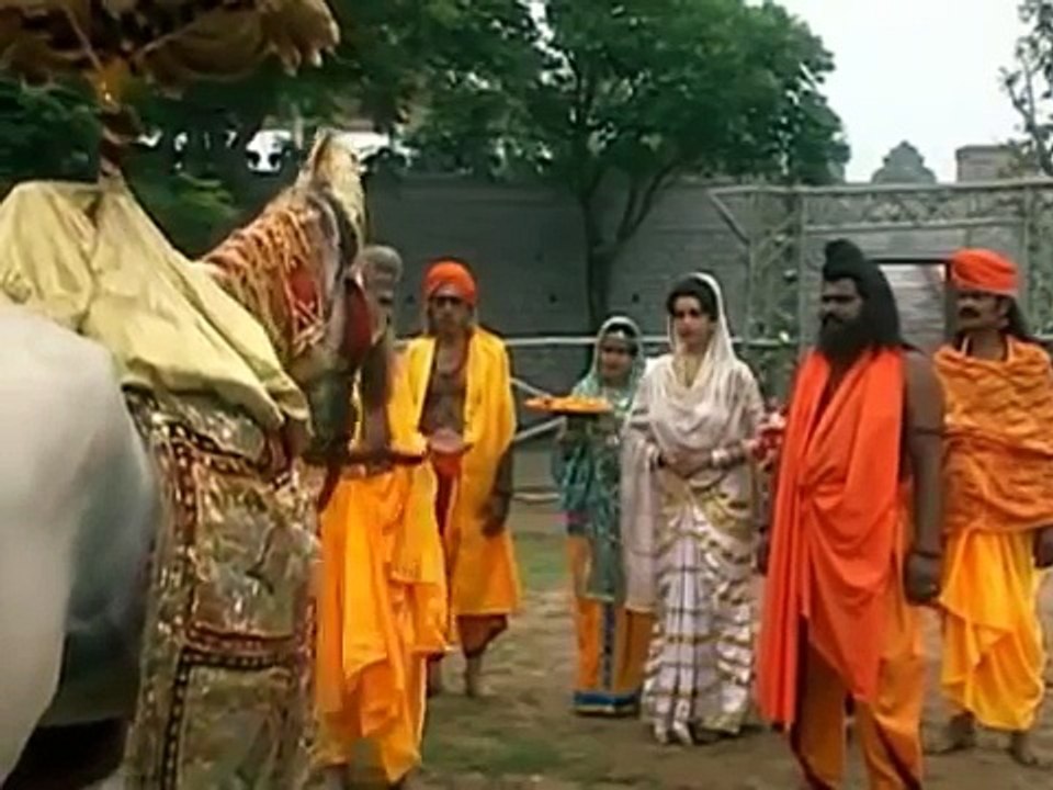 महाभारत जब शाल्व नरेश के भाई ने कर्ण की पत्नी पदमावती का अपहरण कर लिया था।