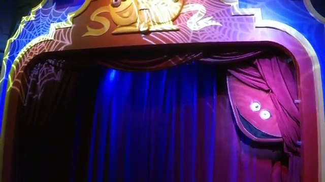 Sesame Street/ Sesame Place: Elmo The Musical Live!- Halloween Show, up close, COMPLETE