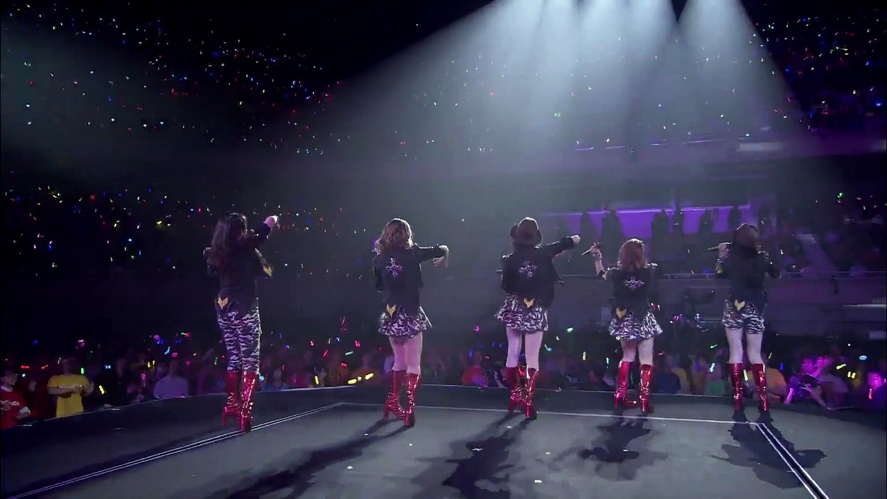 ℃-ute 『Kiss me 愛してる』