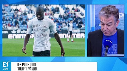 Pourquoi au football, on prend un carton jaune quand on retire son maillot ?