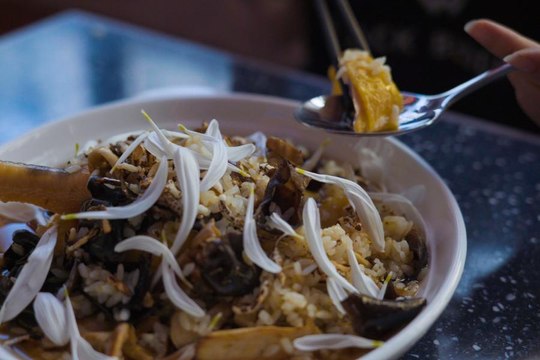 Eat Out And Enjoy Hong Kong's Most Popular Hotspots