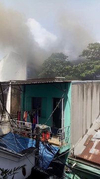 Cháy trường học ở Sài Gòn, trăm học sinh tìm cách tháo chạy thục mạng