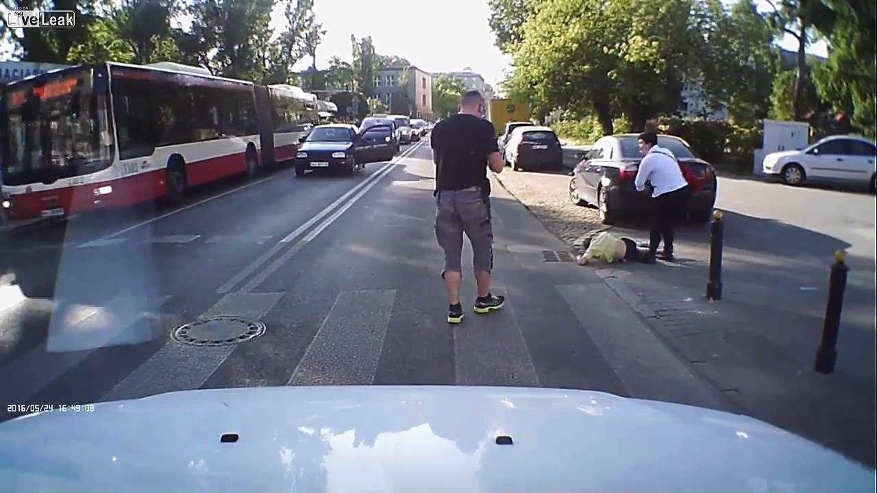 Suicide, insurance scam, or just stupid. Kid runs into traffic and gets hit.