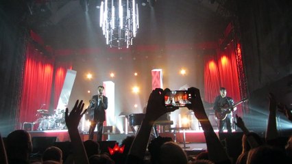 Hurts - Walk Away - Poznań (MTP2), 19 Nov 2017