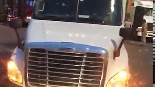 Noob Swift Driver Failing To Park On A Truck Stop