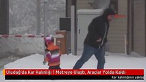 Uludağ'da Kar Kalınlığı 1 Metreye Ulaştı, Araçlar Yolda Kaldı