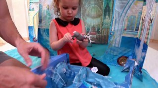 Холодное Сердце Замок Принцессы Эльза и Анна Дисней игрушки Фроузен распаковка конфет Джелли Белли