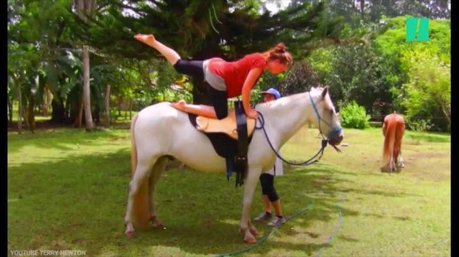 Yoga avec tout et n'importe quoi épisode 32 : le cheval