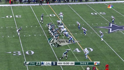 Carson Wentz shows off elusiveness on nifty pass to Alshon Jeffery