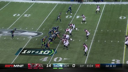 Mike Davis lowers the boom on his first carry as a Seahawk