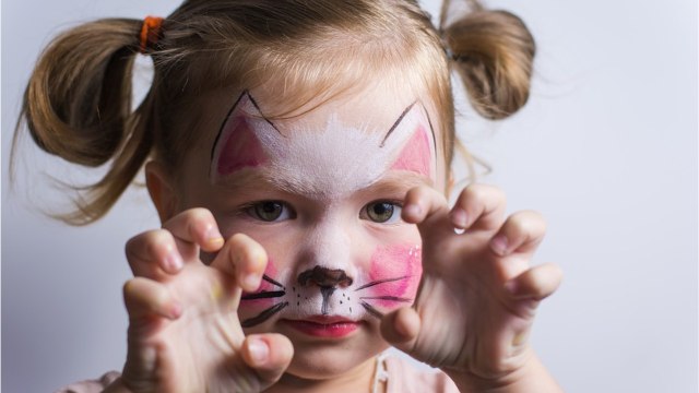 YouTube ferme une chaîne où un père déguisait ses filles... en bébés