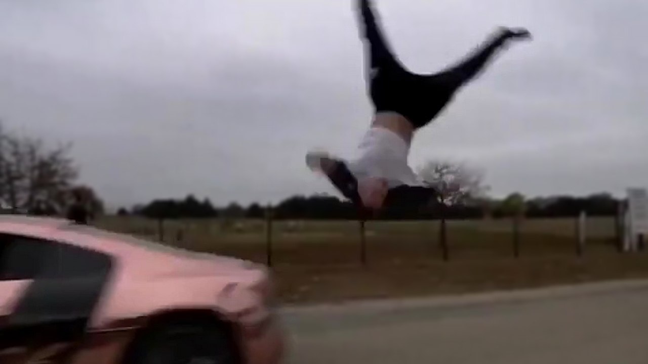 En voulant sauter par dessus une Audi R8 il se fait percuter