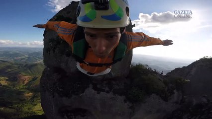 Internauta registra salto de Base Jump