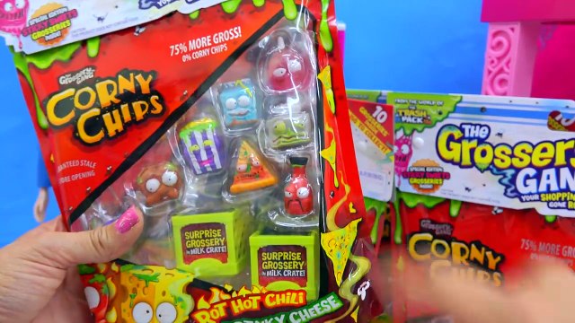 Grossery Gang 10 Pack Corny Chips with Surprise Blind Bags In Prince Hans Refrigerator
