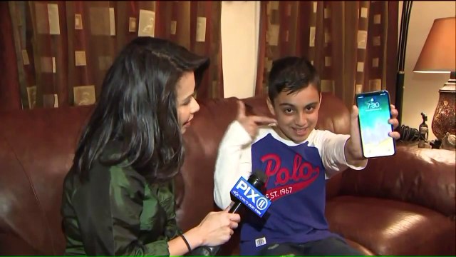 10-Year-Old Boy Hacks iPhone X Facial Recognition