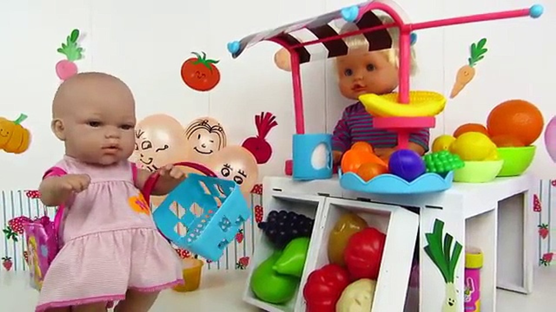 Bebés Nenuco hermanitas traviesas ¡Ari se hace caca o popo! Mundo Juguetes  Nenucos en español – Видео Dailymotion