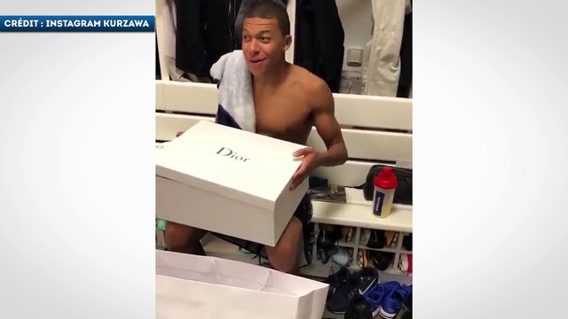 Le cadeau hilarant de Thiago Silva à Mbappé !