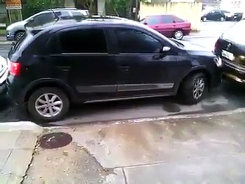 Cuma nak cakap driver ni memang tabah...ingatkan tak lepas.._ Sumber_ Geng Lori ( 270p )