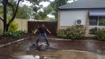 Ce jardinier évacue une inondation en quelques secondes !