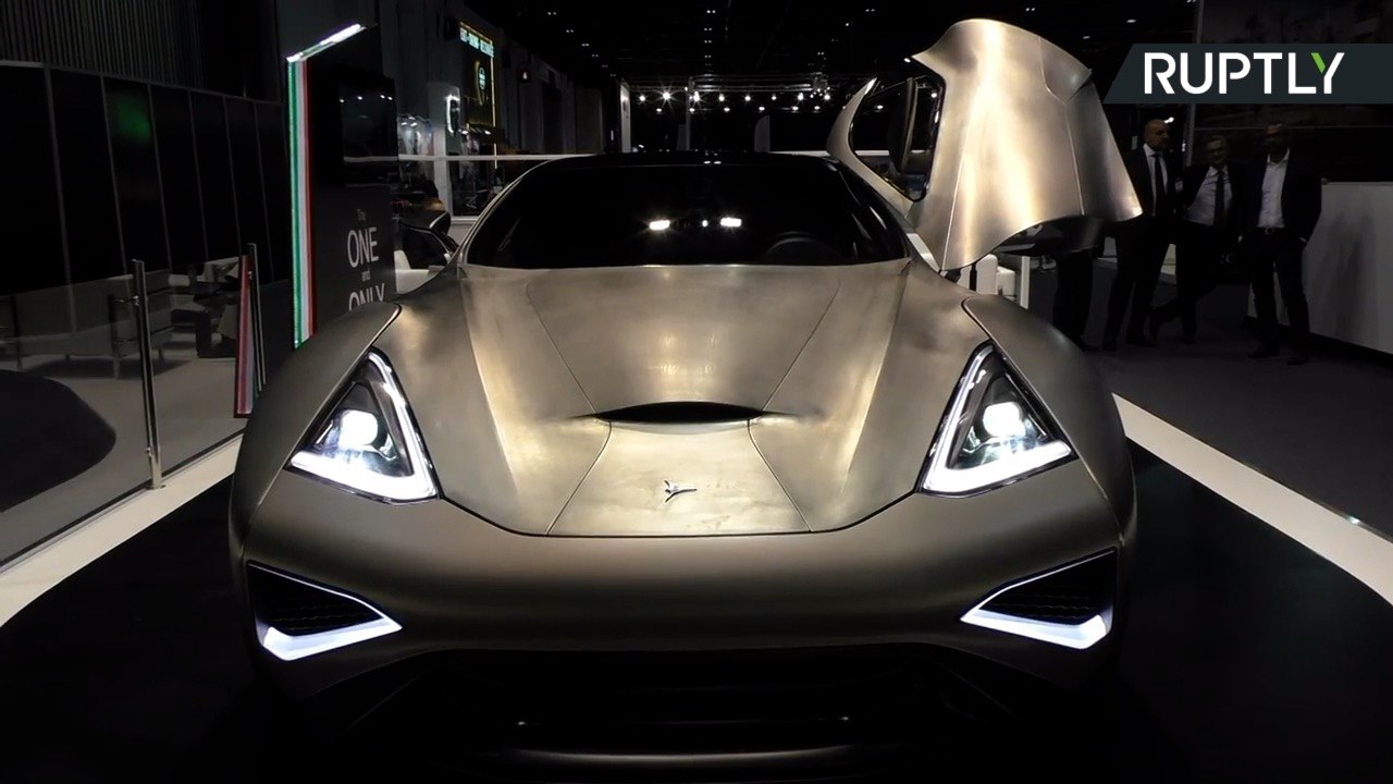 Presentan el primer coche hecho de titanio - video Dailymotion