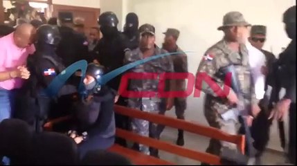 Padre de Emely enojado