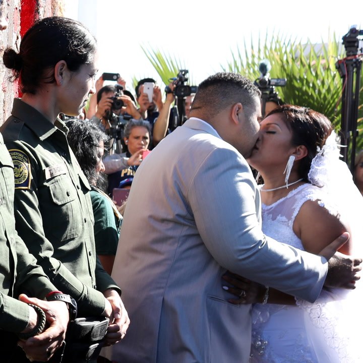 This couple got married at the border gate [Mic Archives]