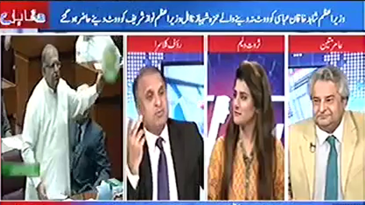 Rauf Klasra bashing PML-N members on election bill rejection