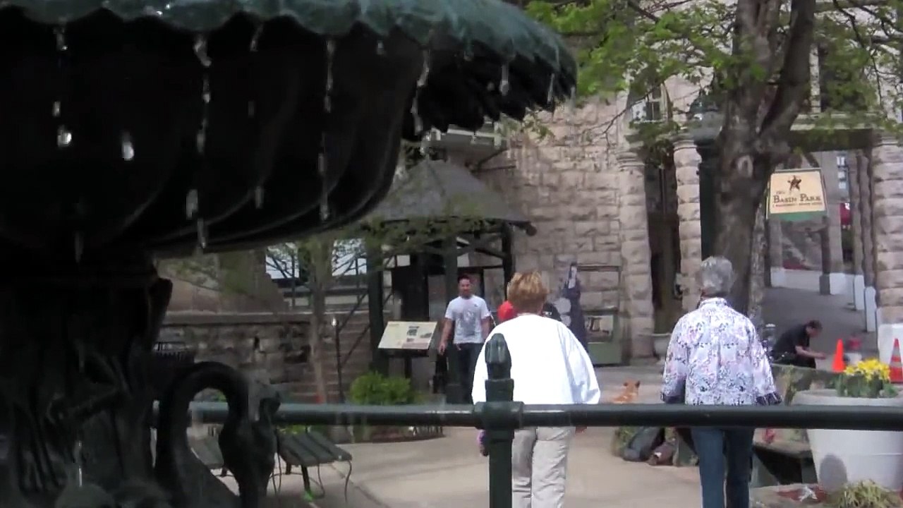 S01E02 The Crescent Hotel