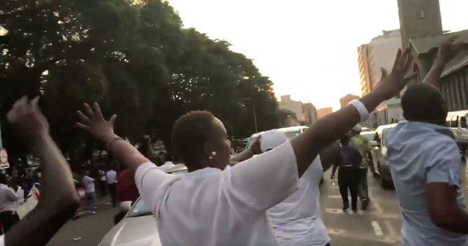 Celebrations Erupt Outside Zimbabwe Parliament Building as Mugabe Resigns