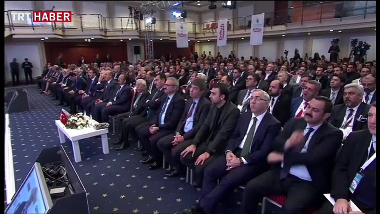 Başbakan Yıldırım: Finans piyasalarındaki dalgalanmalar geçici