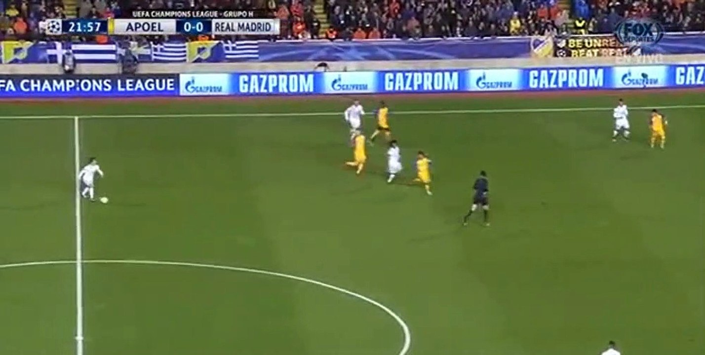 La superbe reprise de volée de Luka Modric suite à une aile de pigeon du défenseur adverse !