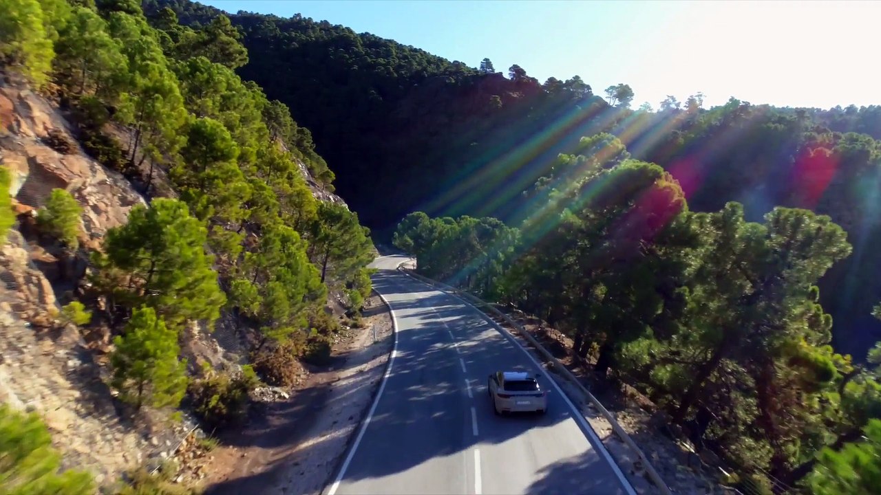 Porsche Panamera Turbo S E-Hybrid Sport Turismo Driving Video in Crayon