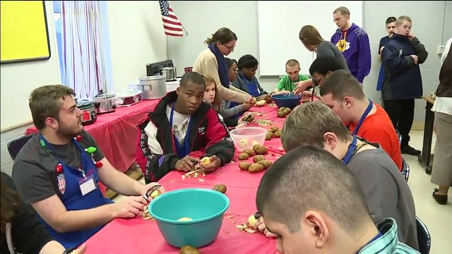 High School Special Education Students Prepare Thanksgiving Feast for School Staff