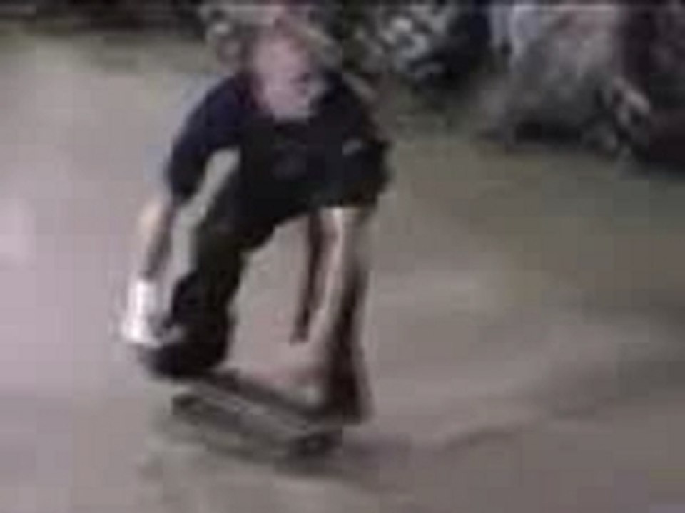 Skateboarding - Mike Vallely - 540 Boneless