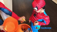 HALLOWEEN TRICK OR TREAT Kids Candy Surprise Toys Prank Halloween Candy Haul Spiderman Superheroes